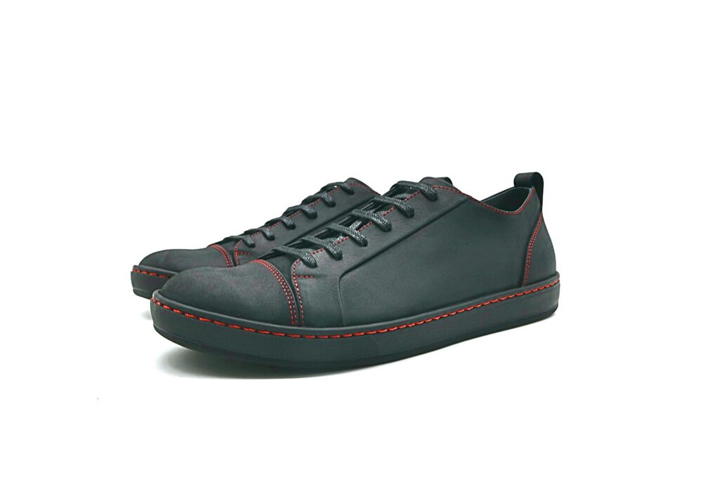 Baires matte black red Cooperative La Zapateria Handmade Lima Barranco https://cooperativehandmade.com