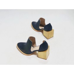 Alfonsina handmade leather shoes fatty ocean blue details beige wooden heels natural 7 cm